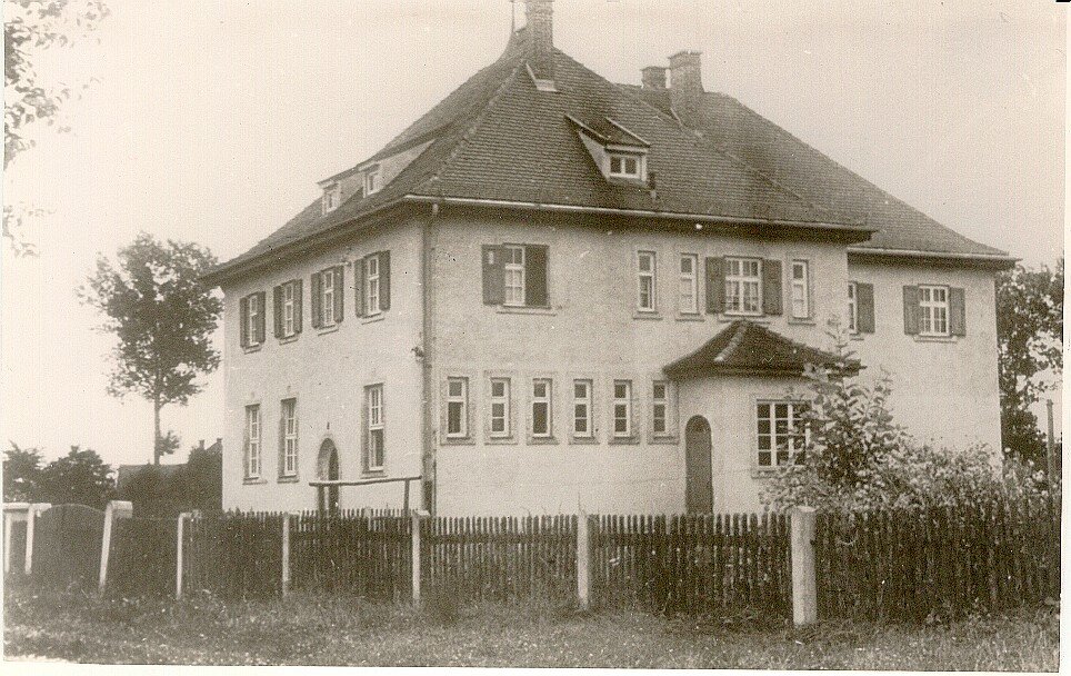 Schulhaus von 1925.jpg