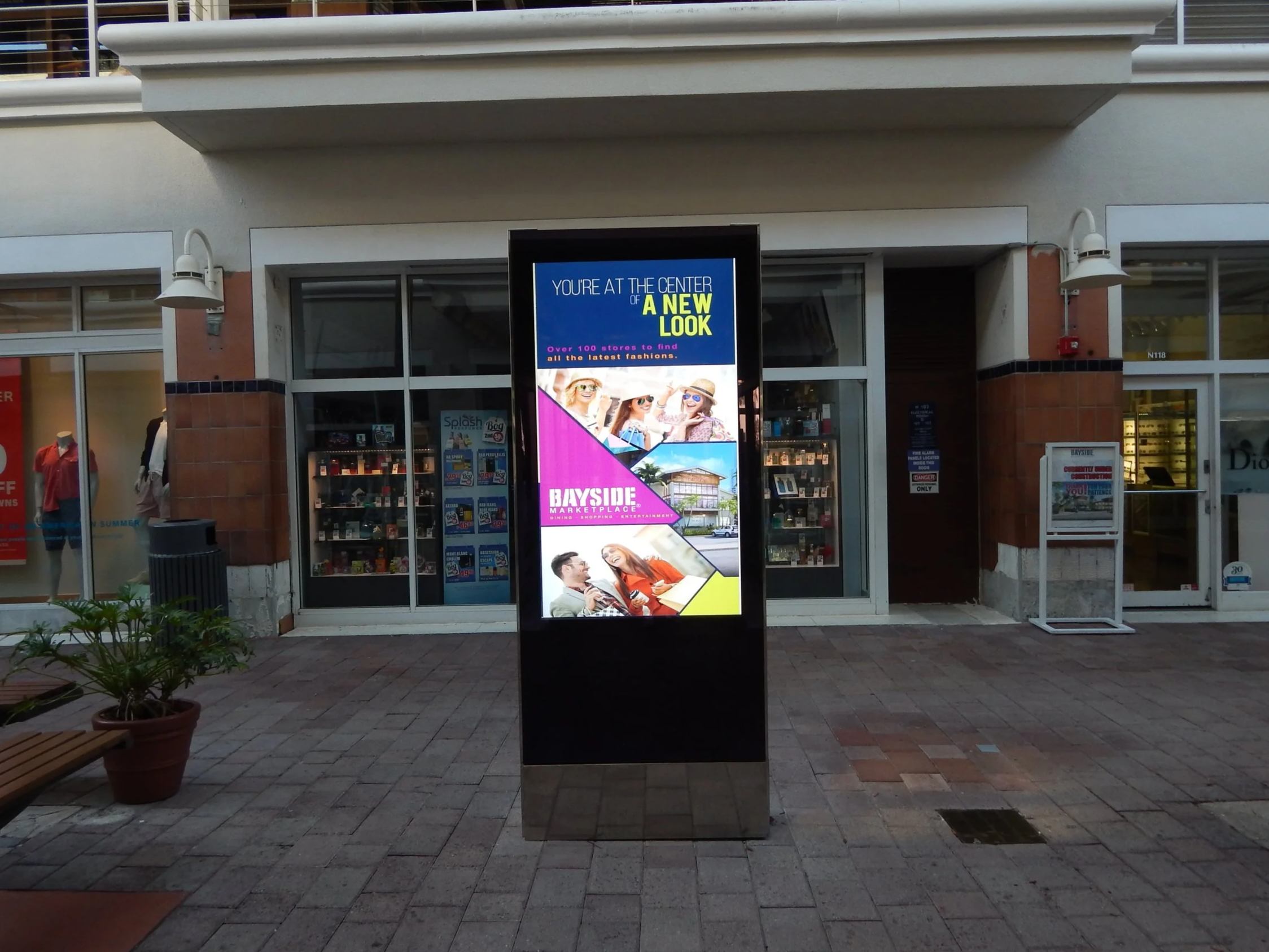Retrofit to Reinvent: Elevating the Bayside Visitor Experience. 10 Years of Engagement: High-Performance Outdoor Digital Solutions 