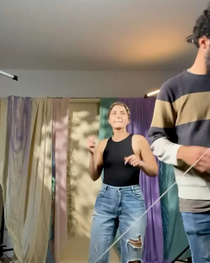 &iexcl;Nuevo BTS con @luzpinos ! 🎥
✨Transformamos nuestra oficina en un set para el video de Solterona👀💃