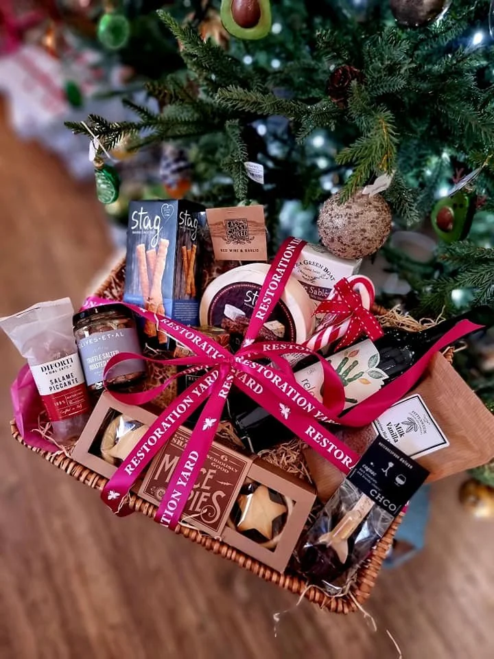 hamper under the tree 9.jpg