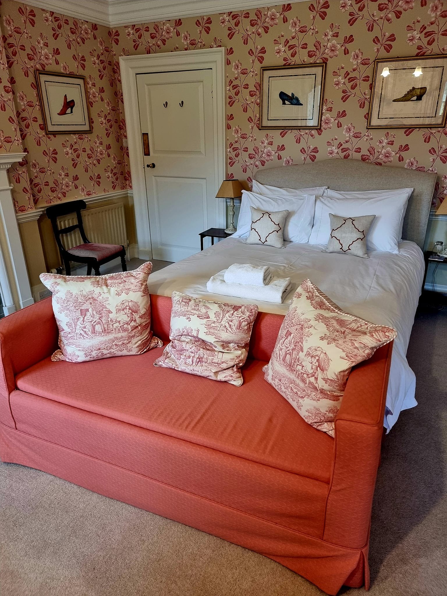 Straloch pink bedroom 3.jpg