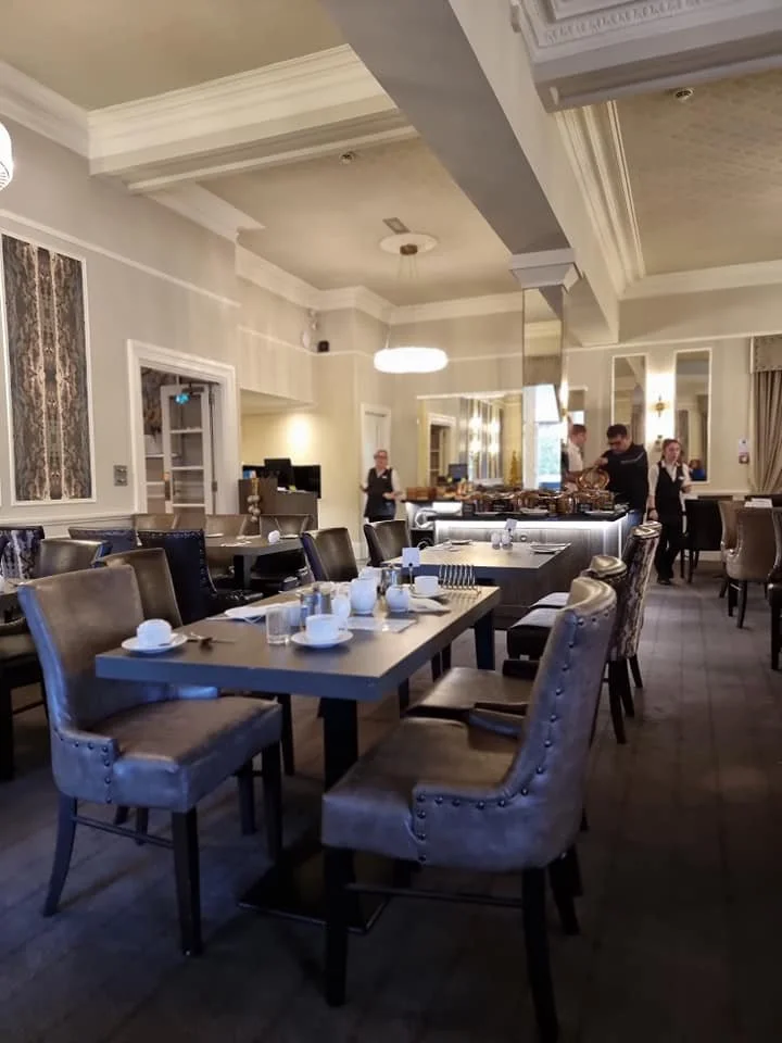 palace breakfast room.jpg