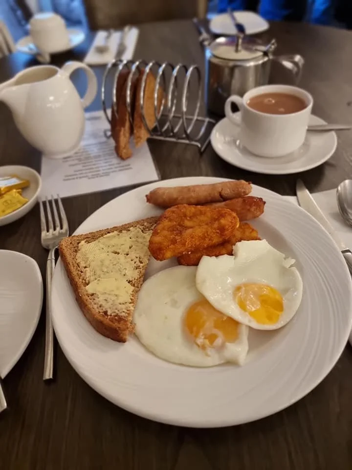 palace breakfast.jpg