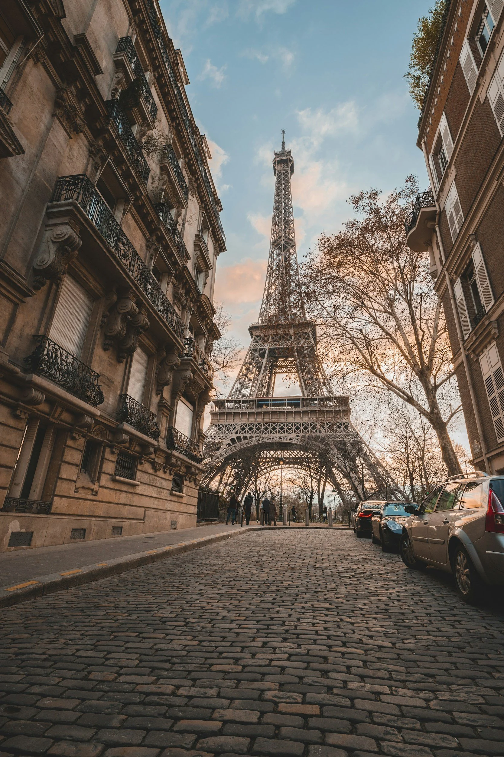 https://unsplash.com/@cyril_mzn