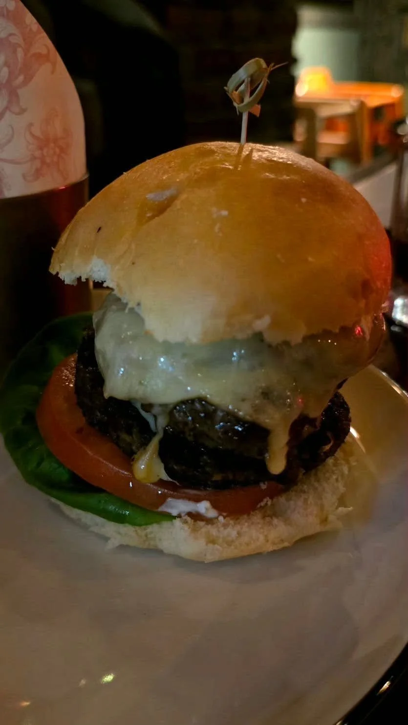Queens arms burger.jpg
