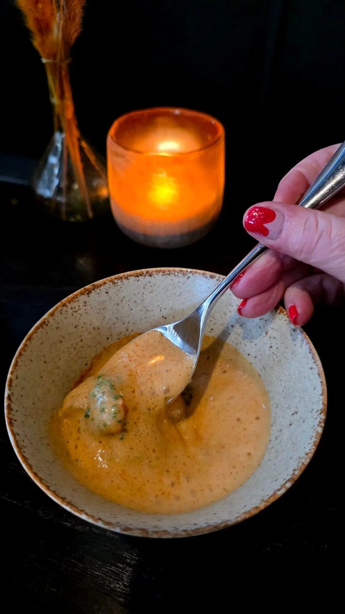 Cardinal lobster 2.jpg