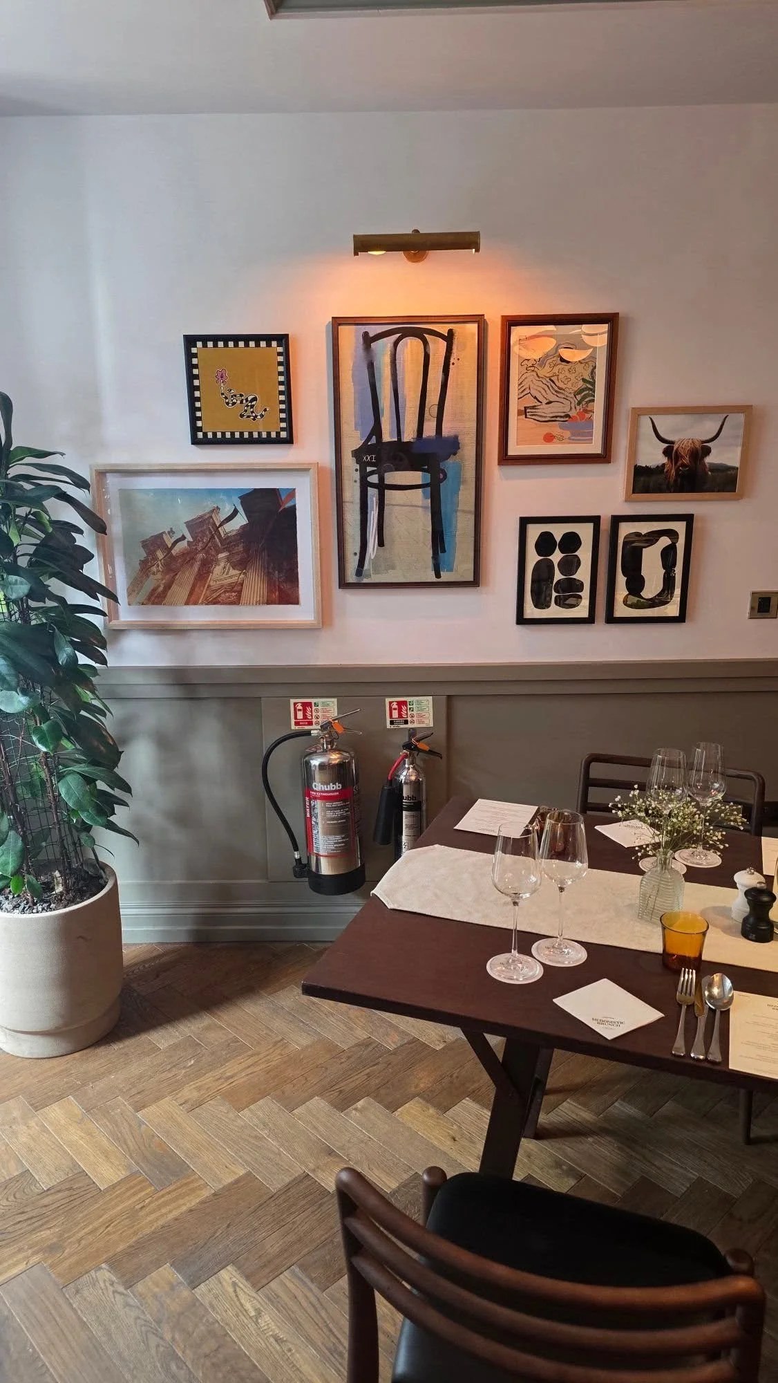 Hoxton Brunch interior.jpg