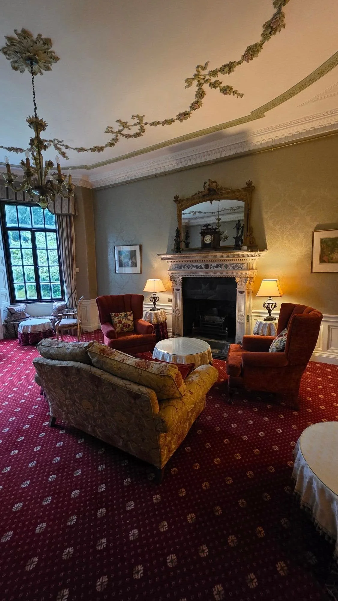 Th lounge.jpg