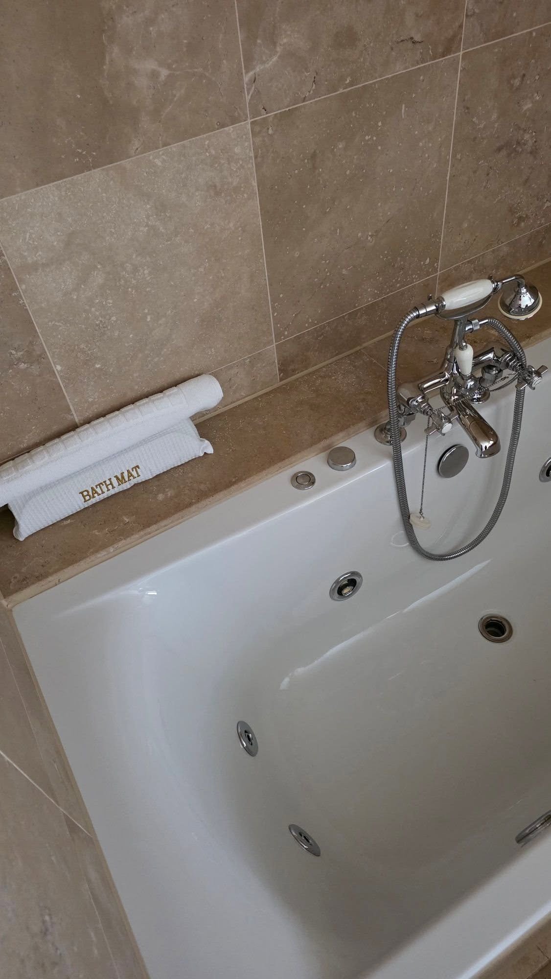 TH bathroom.jpg