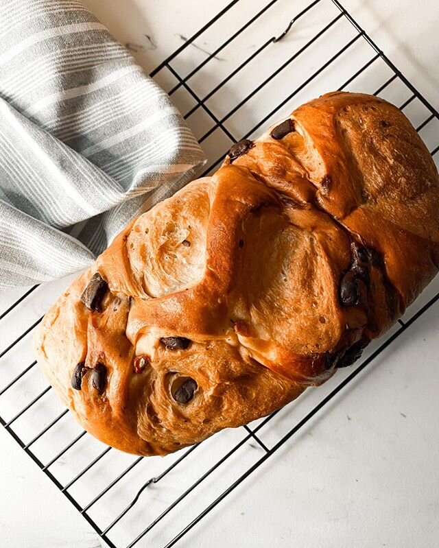 Notre pain chocolat argousier est &agrave; l'honneur pour le mois de juin! 🍫
Id&eacute;al pour un petit d&eacute;jeuner plein de douceur. ❤️