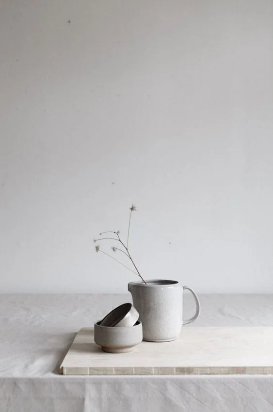 Minimalist Lifestyle Tips. Image of minimalist ceramics.jpg