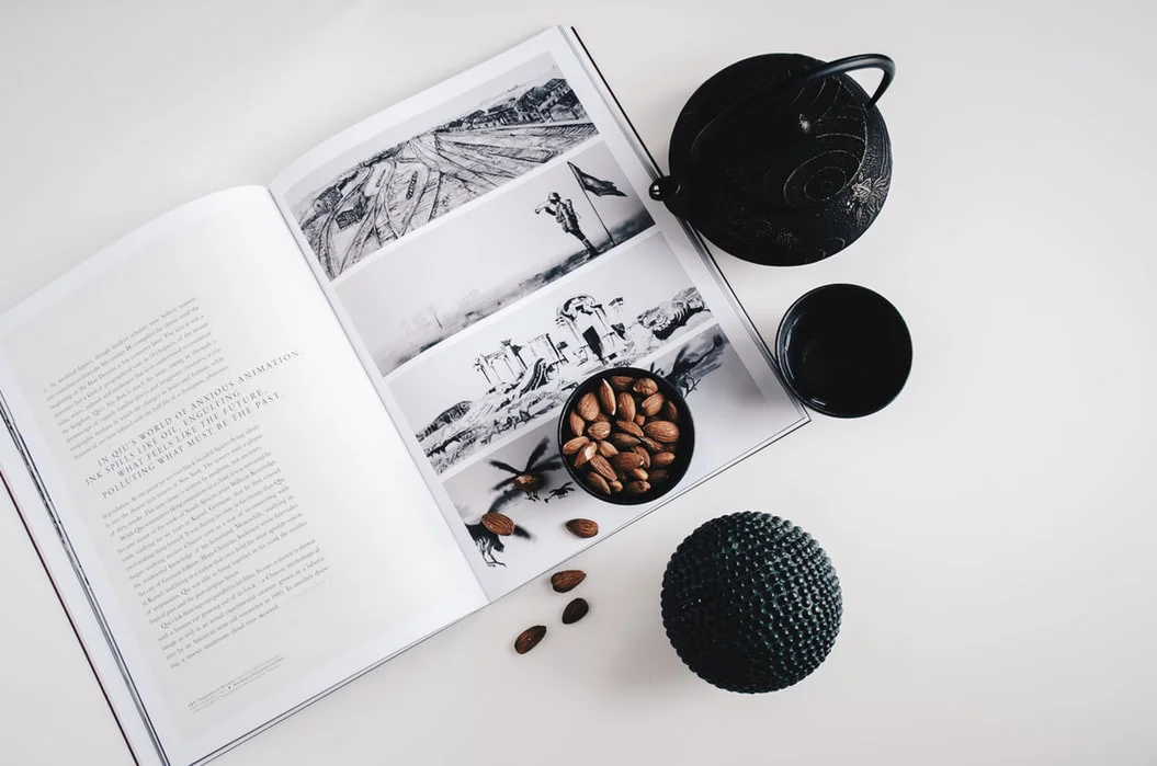 Minimalist lifestyle article. Image of minimalist books.jpeg