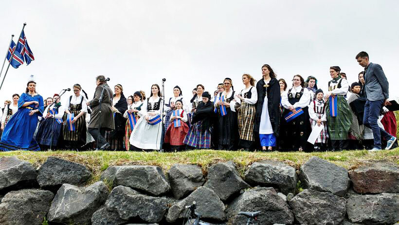 Celebrating_Scandi_Holidays_Icelanders.jpg
