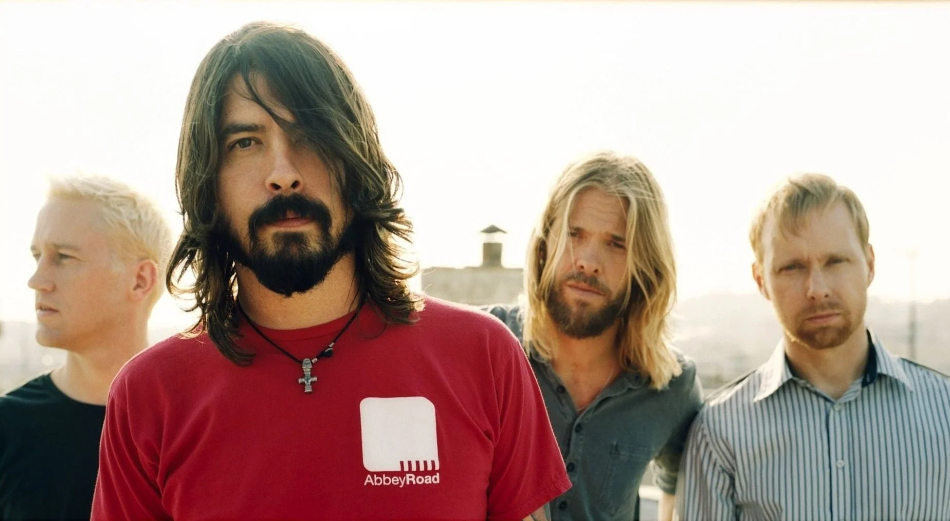 FOO FIGHTERS: EVERYWHERE BUT HOME