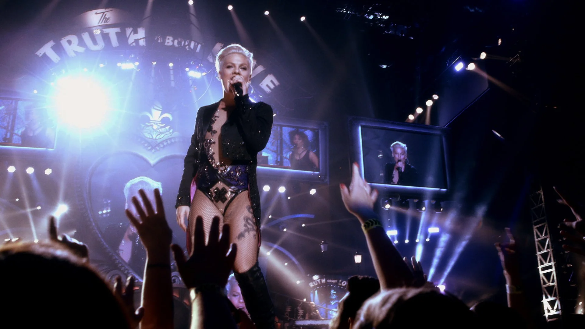 P!NK: LIVE IN MELBOURNE — White Light International Media