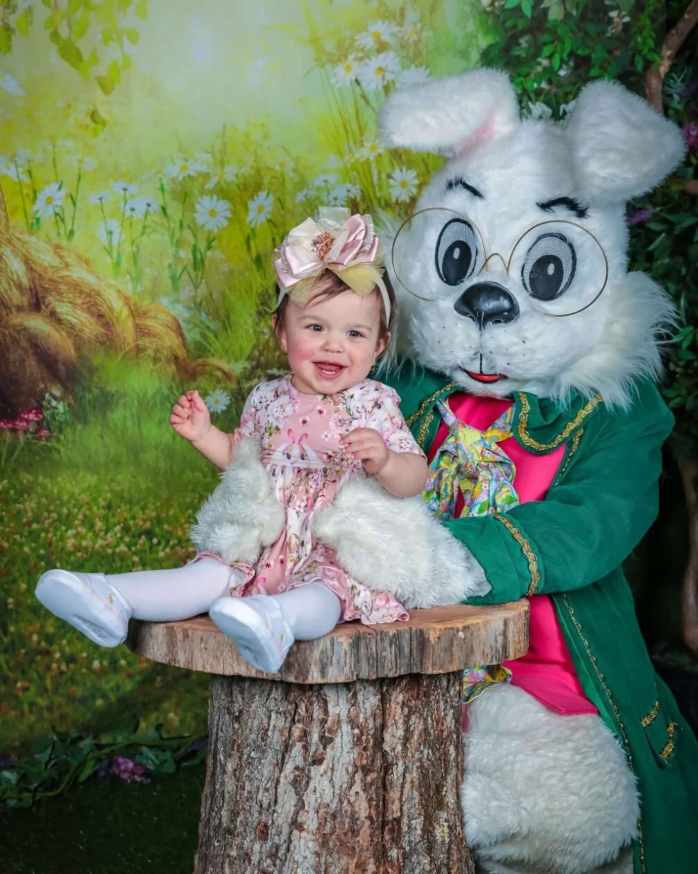 We have an EGGstra special day ahead!! It's the bunny's first day back in the studio and we have some wonderful families coming to visit - we can't wait to share all of our NEW spring scenes 🌈🐣🐰🌼 #magicalexperience #magicalencounters #njsanta #nj
