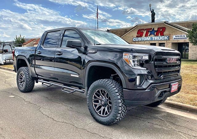 2019 GMC ... 6&rdquo; Fabtech lift... 20&rdquo; Fuel Warrior wheels... 35x12.50 Ridge Grapplers... NFab step bars...