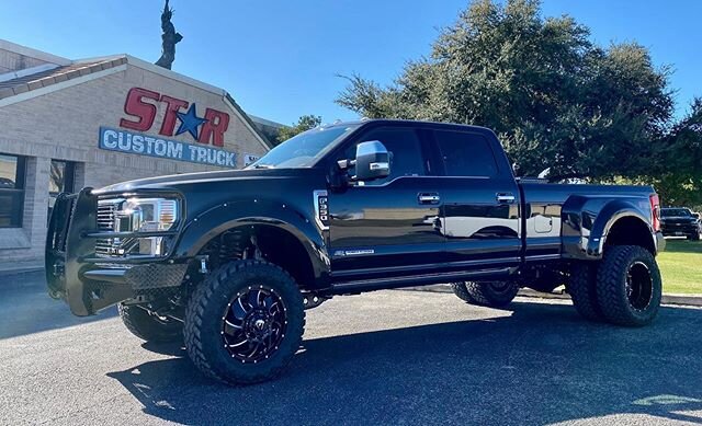 2020 Ford F350 Dually.. 4&rdquo; Fabtech Lift... 35&rdquo; Trail Grappler Tires... 20&quot; Fuel Cleaver Wheels... Ranch Hand Front End Replacement ... Fab Fours Rear Bumper ... DeeZee Fuel Tank Combo...