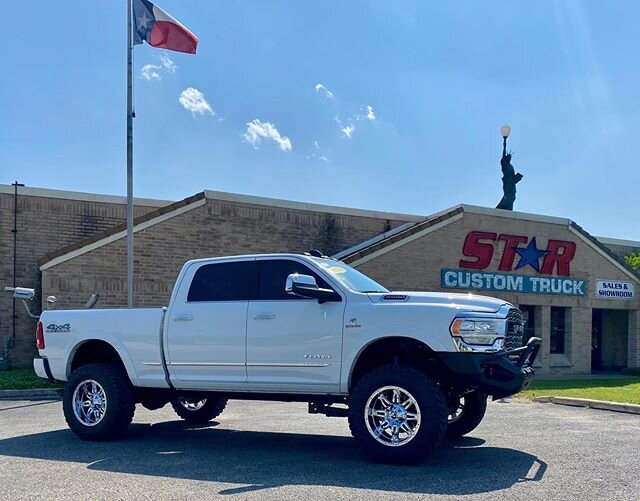 2020 Ram 2500... 4&quot; ReasyLift SST... 20&quot; Fuel Chrome Hostage Wheels... 37&quot; Nitto Trail Grappler Tires... Fab Fours Matric Bumper ... Ridgid lights