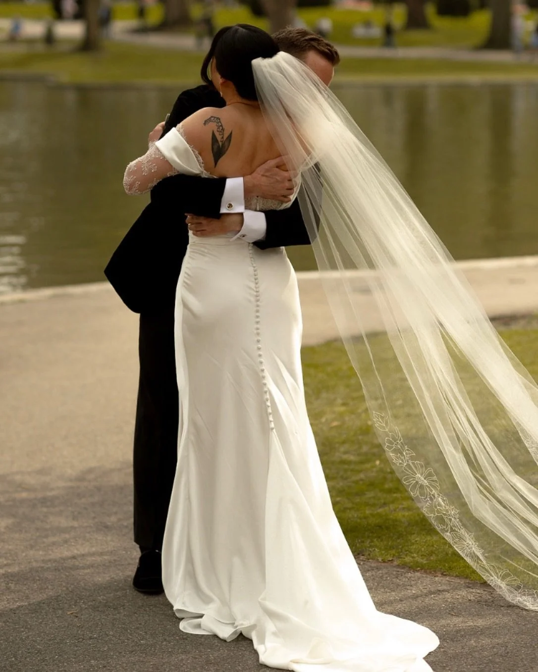 As a Boston elopement photographer, this part of the city never gets old &mdash; the light, the quiet corners, and the most amazing gardens. My favorite place to photograph my couples, always. #bostonpublicgardens 
#BeaconHillElopement #BostonElopeme