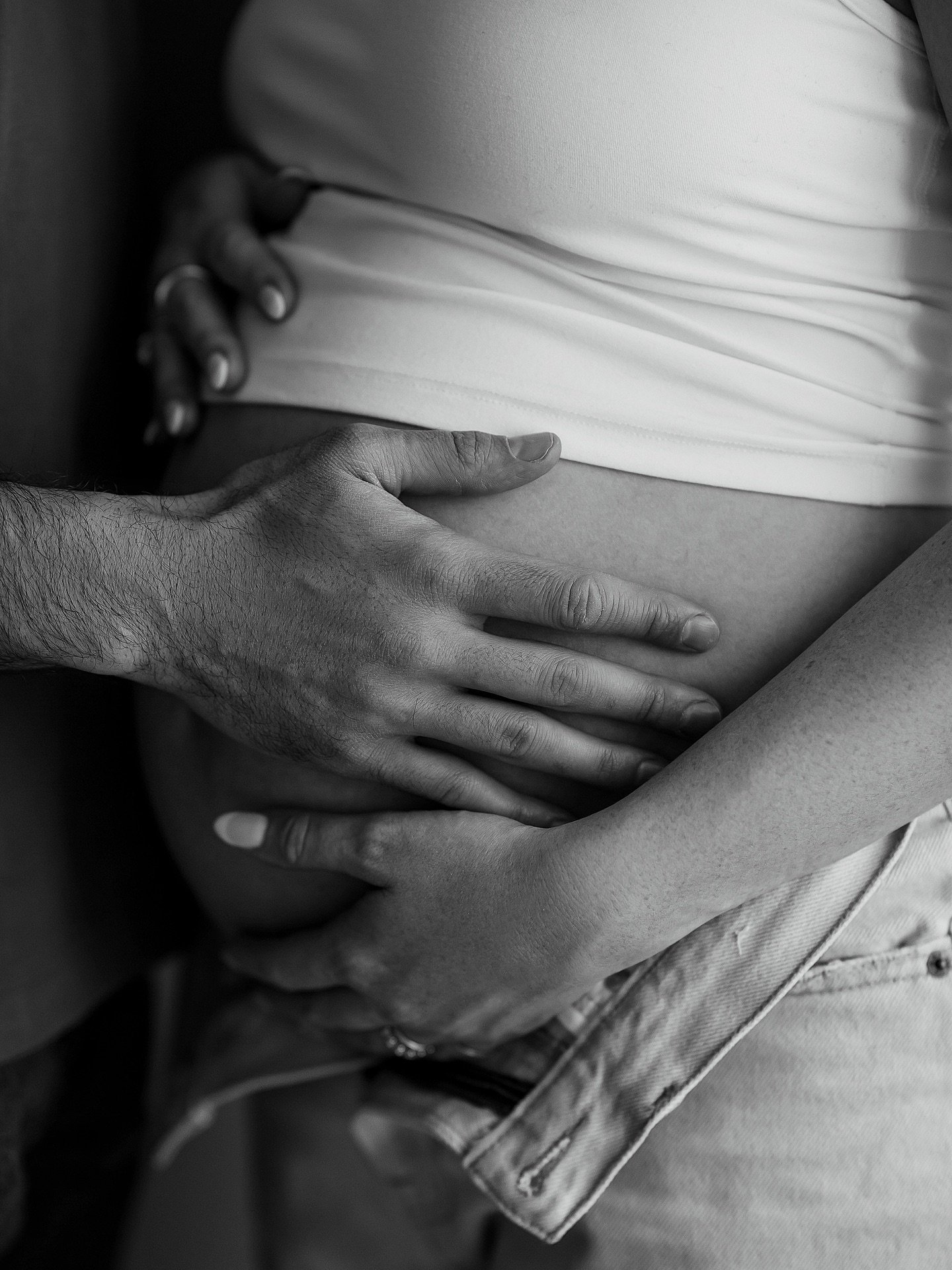Dad popped into moms maternity session for a few adorable moments ❤️ #bostonphotographer #bostonmaternity #bostonboudoir #boudoir