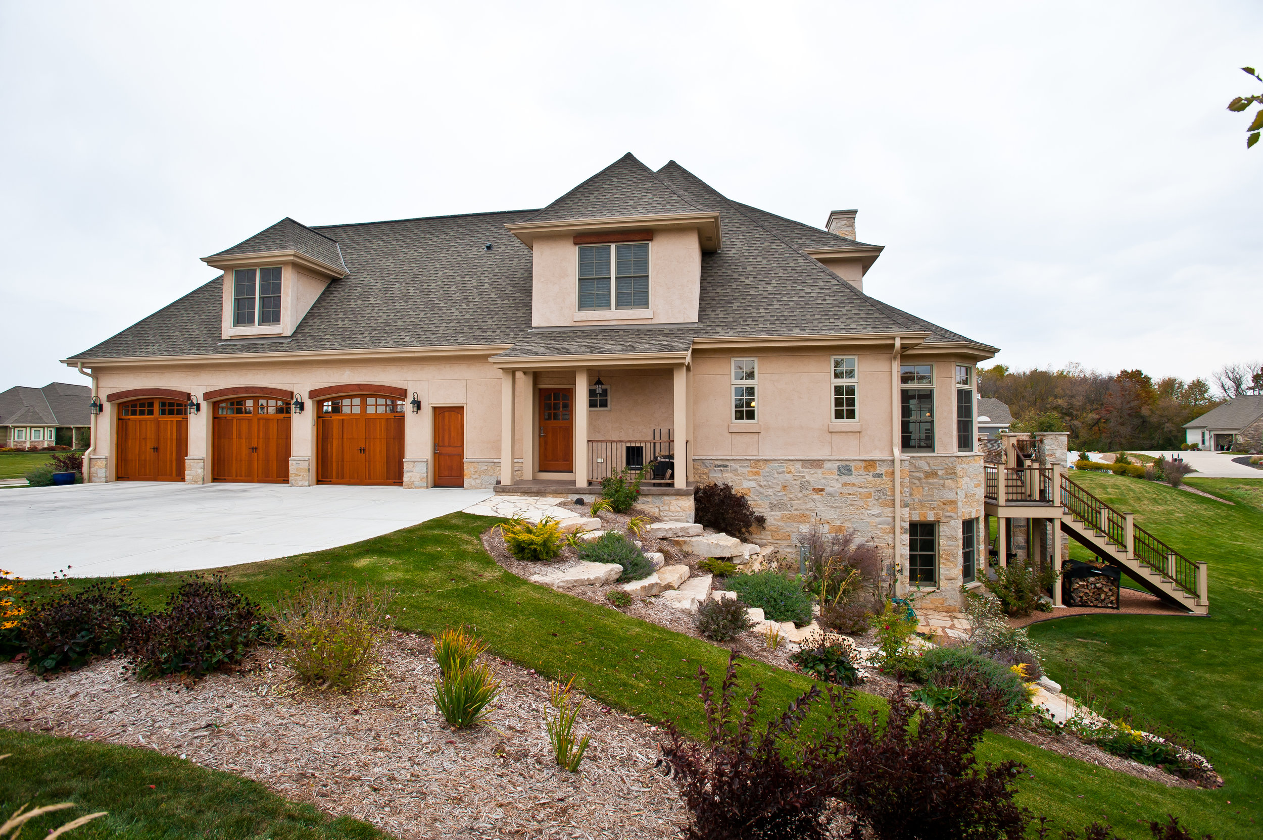 Exterior_007-2268755859-O.jpg