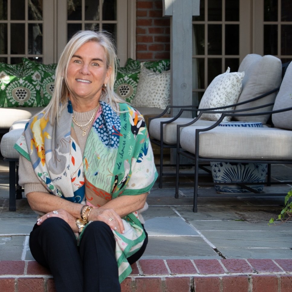 Hello! It&rsquo;s me, Jan Vrana, the face behind The French Tangerine. Welcome to my world! 
I started this adventure back in 2011 as a blog - a creative outlet to share inspiration. Since then, The French Tangerine has grown to include a curated onl