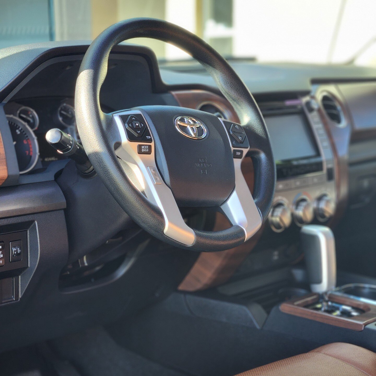 Did you know that shampooing your car's interior is just as important as detailing the exterior? 
A clean and fresh smelling car is essential for a good first impression. Schedule an appointment with EPIK Mobile Car Detailing today and we'll take car