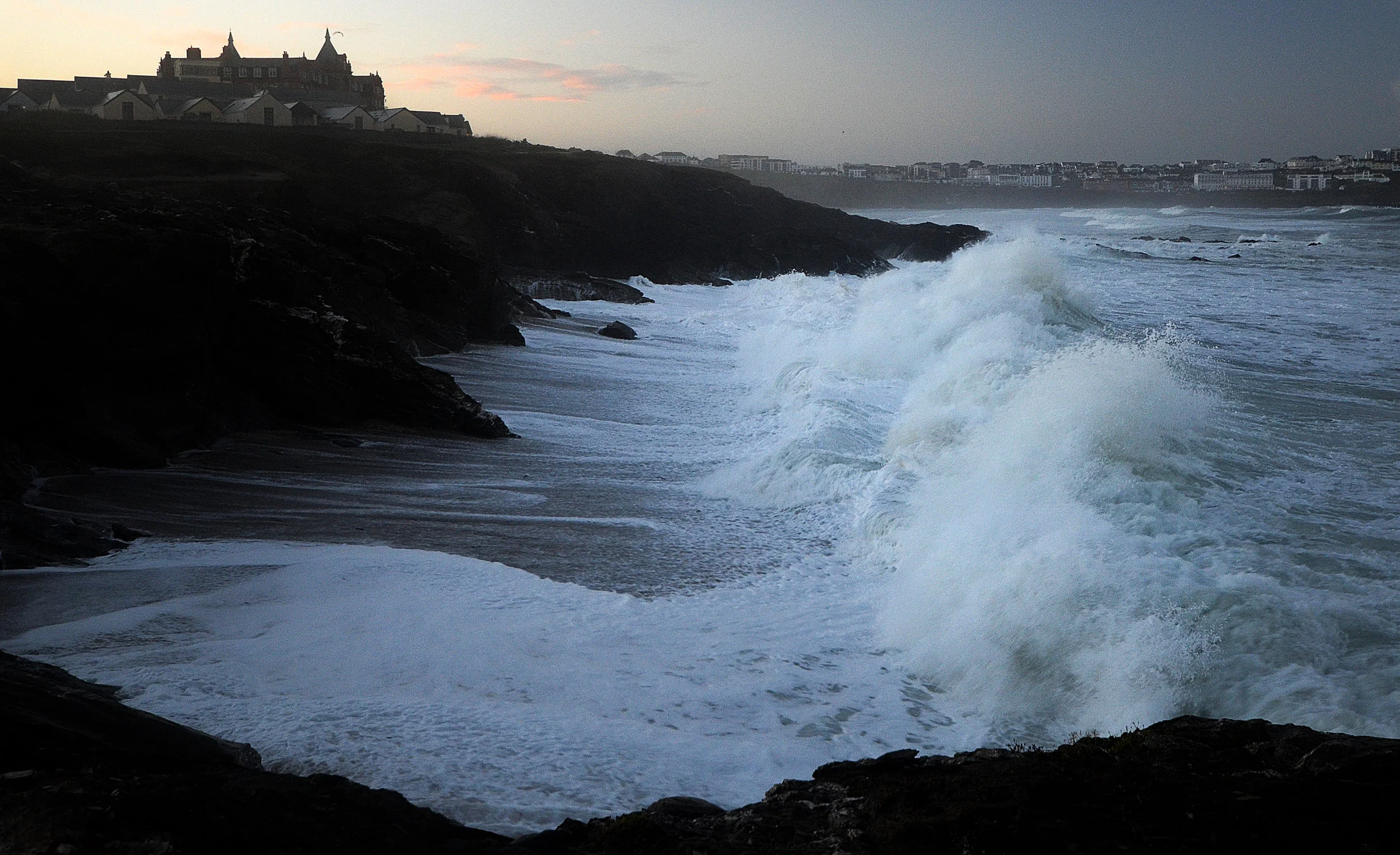   XL Swell  12.11.2018. (Picture, Little Fistral Beach. Cornwall). 