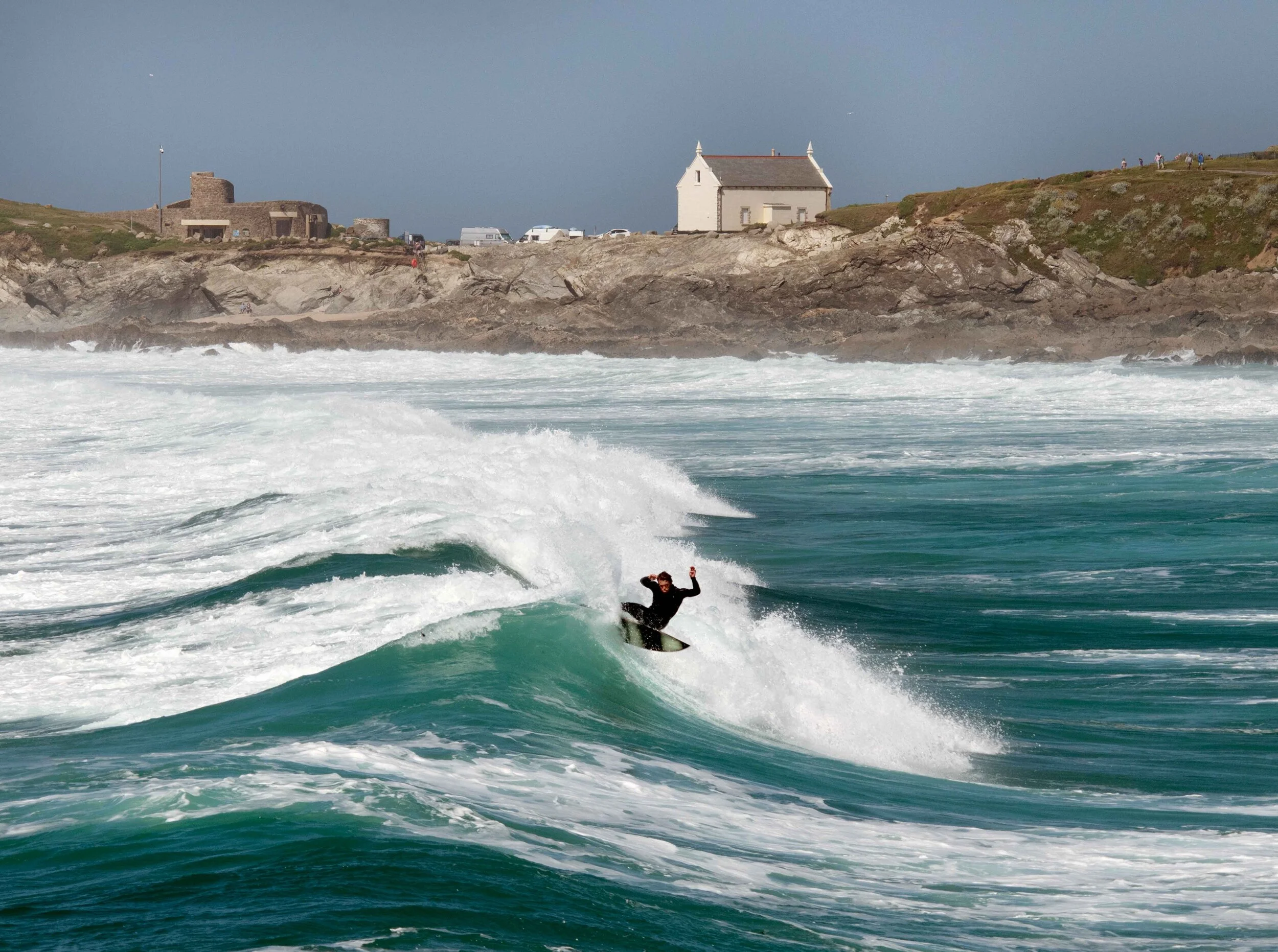 Lewis Clinton (RunRabbitStore.com) Surfing Fistral Beach, Newquay