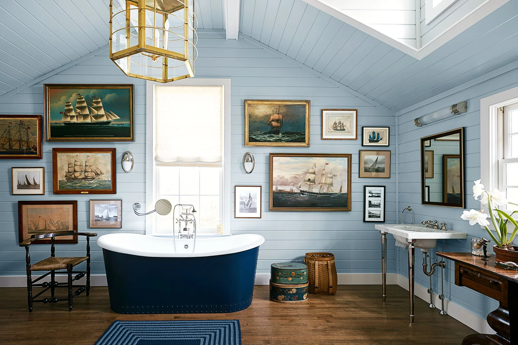 bathroom-ideas-hbx110117angle01-1557771304.jpg