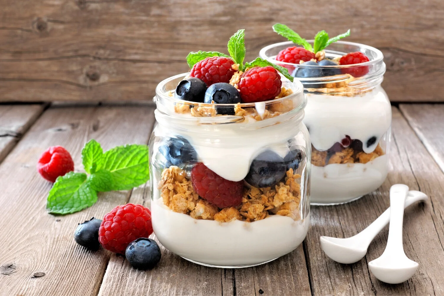 Yogurt Parfaits: Healthy Recipes with Fruit &amp; Granola