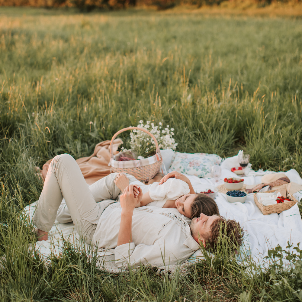 Picnic Ideas for Couples, Solo-Dates, and Friends