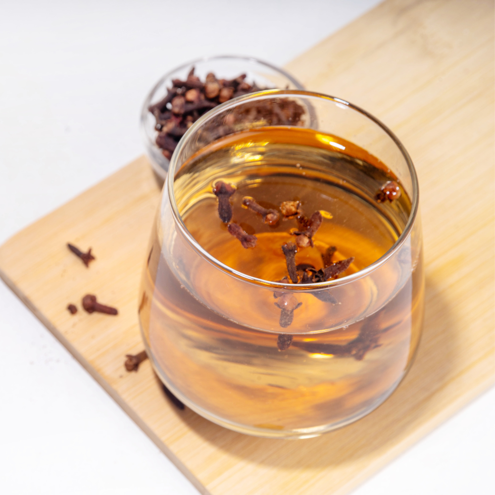 Whole cloves water infusion