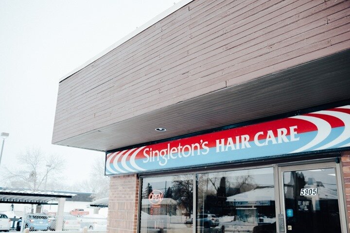 Hello Charleswood! Happy Monday!⠀⠀⠀⠀⠀⠀⠀⠀⠀
.⠀⠀⠀⠀⠀⠀⠀⠀⠀
.⠀⠀⠀⠀⠀⠀⠀⠀⠀
.⠀⠀⠀⠀⠀⠀⠀⠀⠀
📸 @paulineboldt⠀⠀⠀⠀⠀⠀⠀⠀⠀
 #singletons #singletonshair #winnipegsalon #winnipegstylist #familybusiness #supportlocal #shopsmall