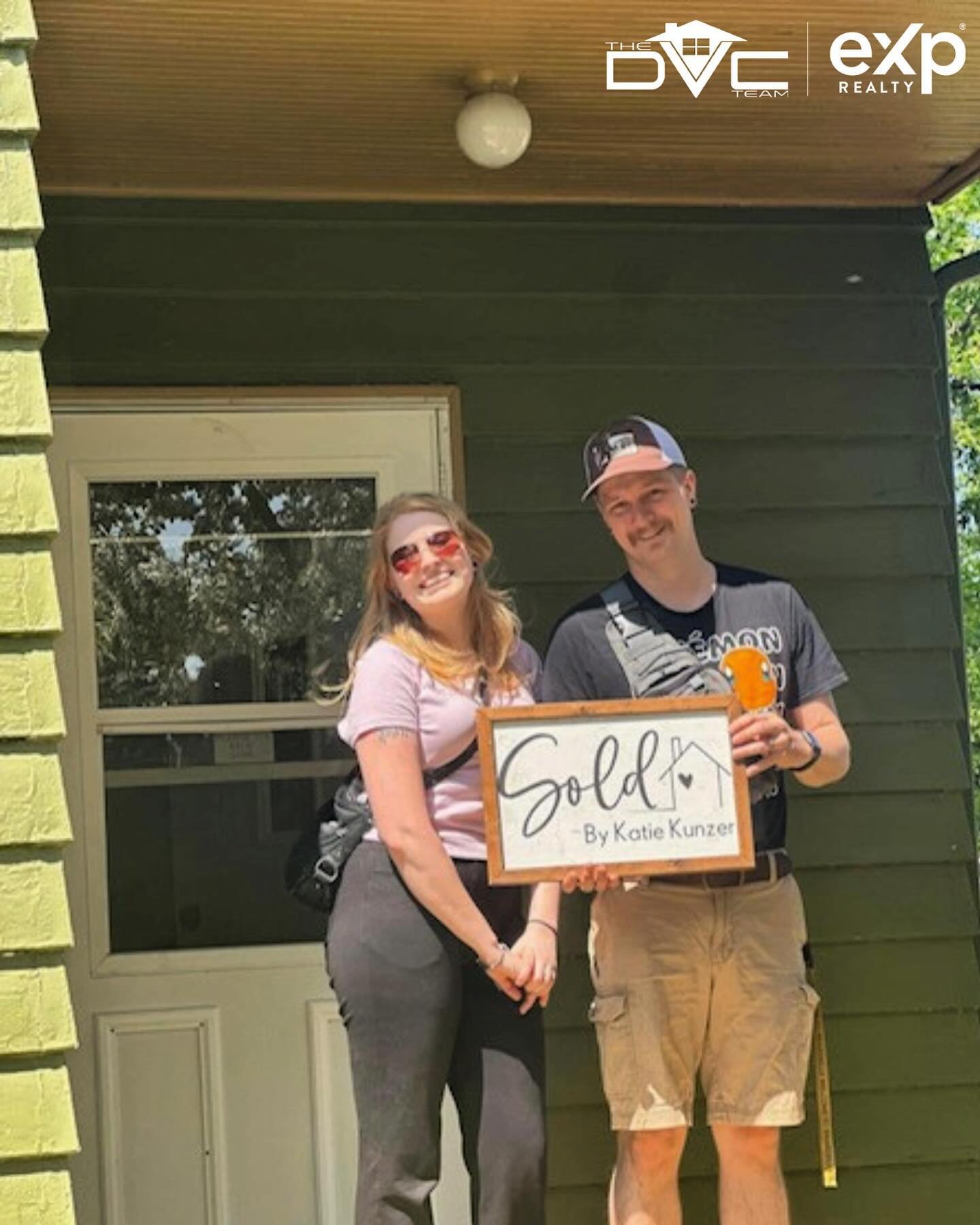 Congratulations to these first time homebuyers! 🎉🎉 We are thrilled for you &amp; honored to have been part of this journey with you 🏡