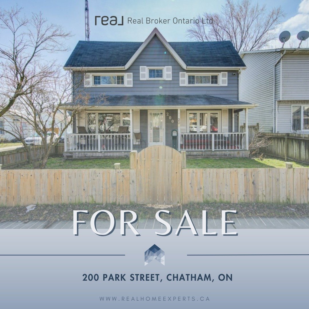 FOR SALE 🚨

📍 200 Park Street, Chatham, ON

This strategically located corner lot property is ideal for first-time homebuyers or investors, featuring a charming covered front porch for cozy evenings and social gatherings. The side parking provides 