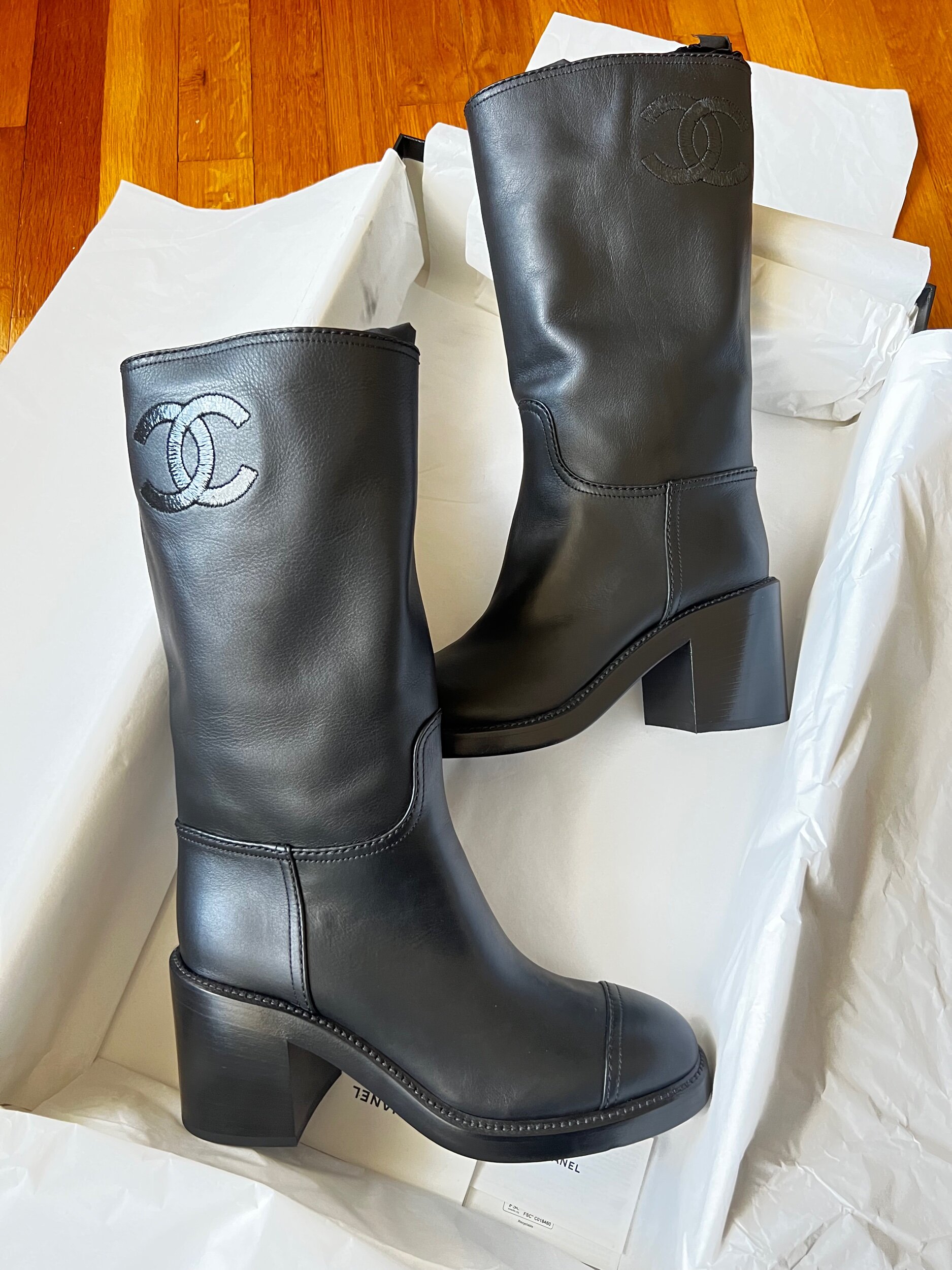 Chanel Boots 39 - 27 For Sale on 1stDibs