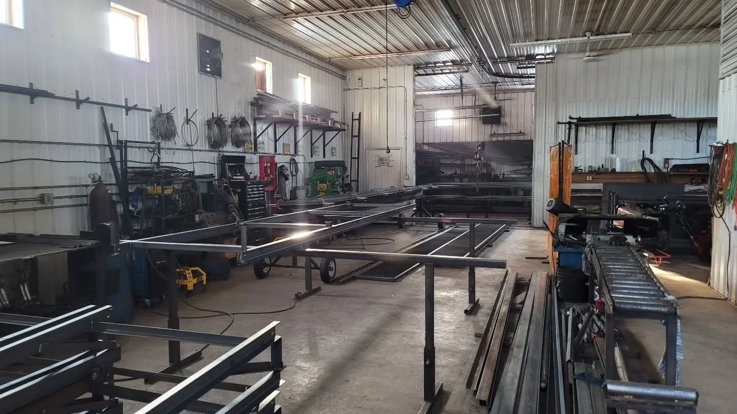 🇨🇦🇨🇦MADE IN MANITOBA🇨🇦🇨🇦
Did you know that we manufacture every product, part, and piece right here in Rennie Manitoba!
Our amazing team of welders, fabricators, cut/preps, painters, and wood workers are hard at work everyday ensuring that