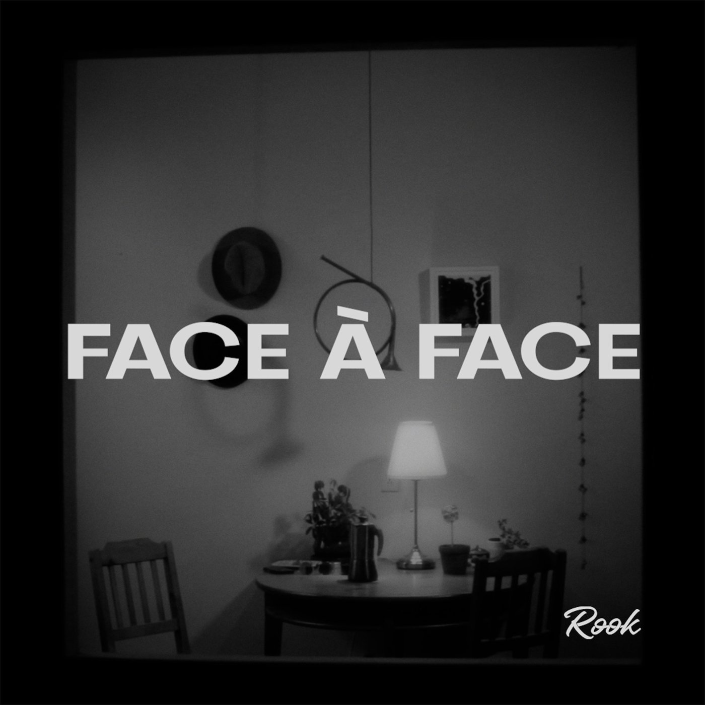 Single : Face à face