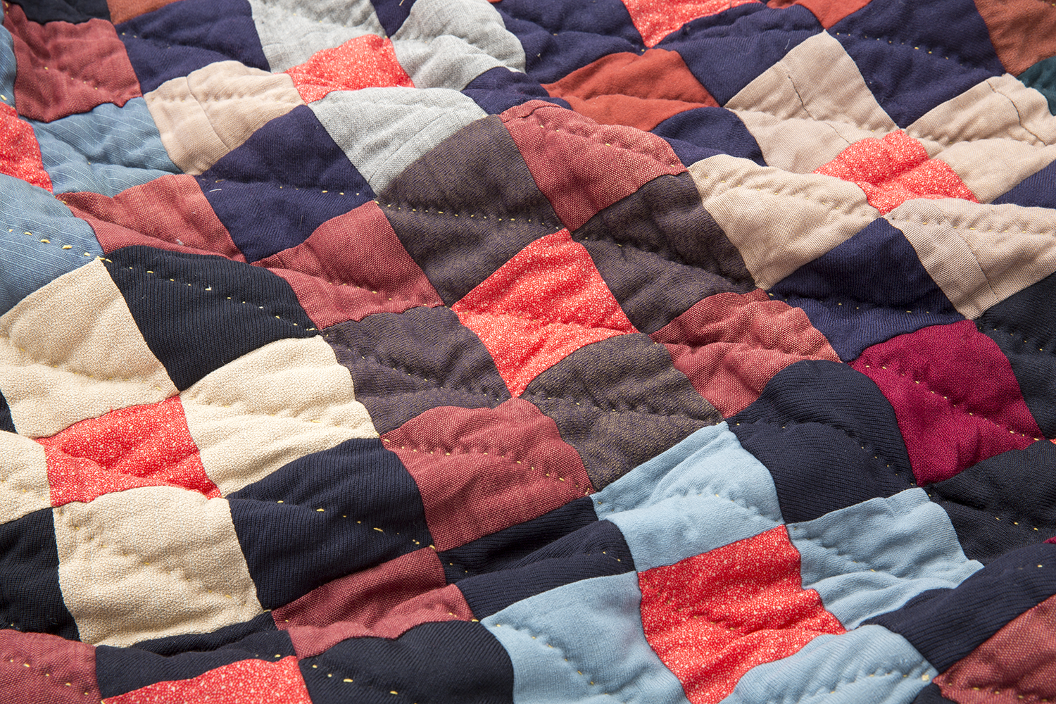 VINTAGE CHECKERED QUILT