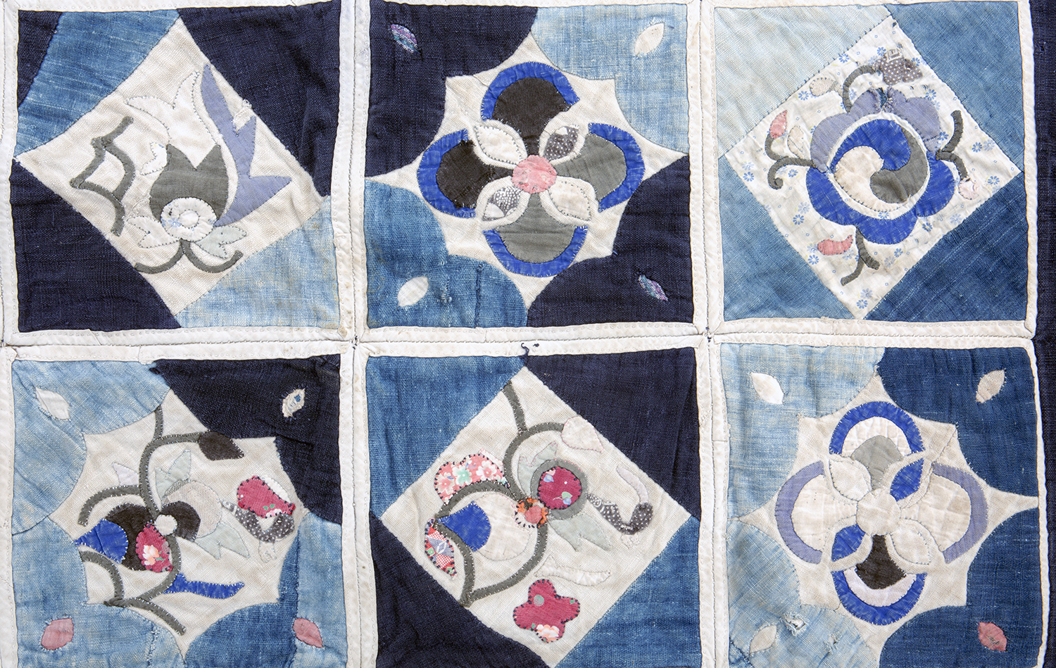 ANTIQUE BUYI QUILT