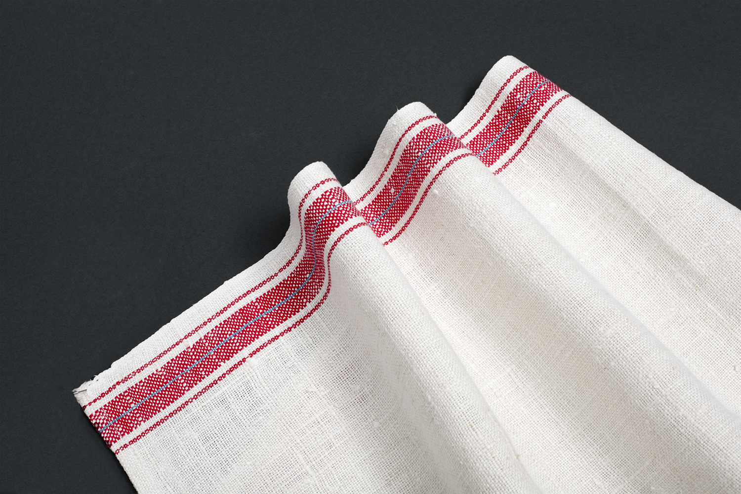ANTIQUE LINEN TOWEL