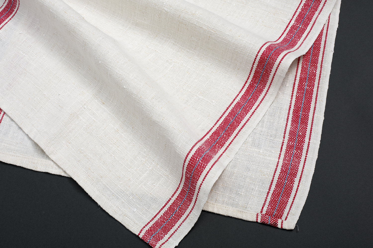 ANTIQUE LINEN TOWEL