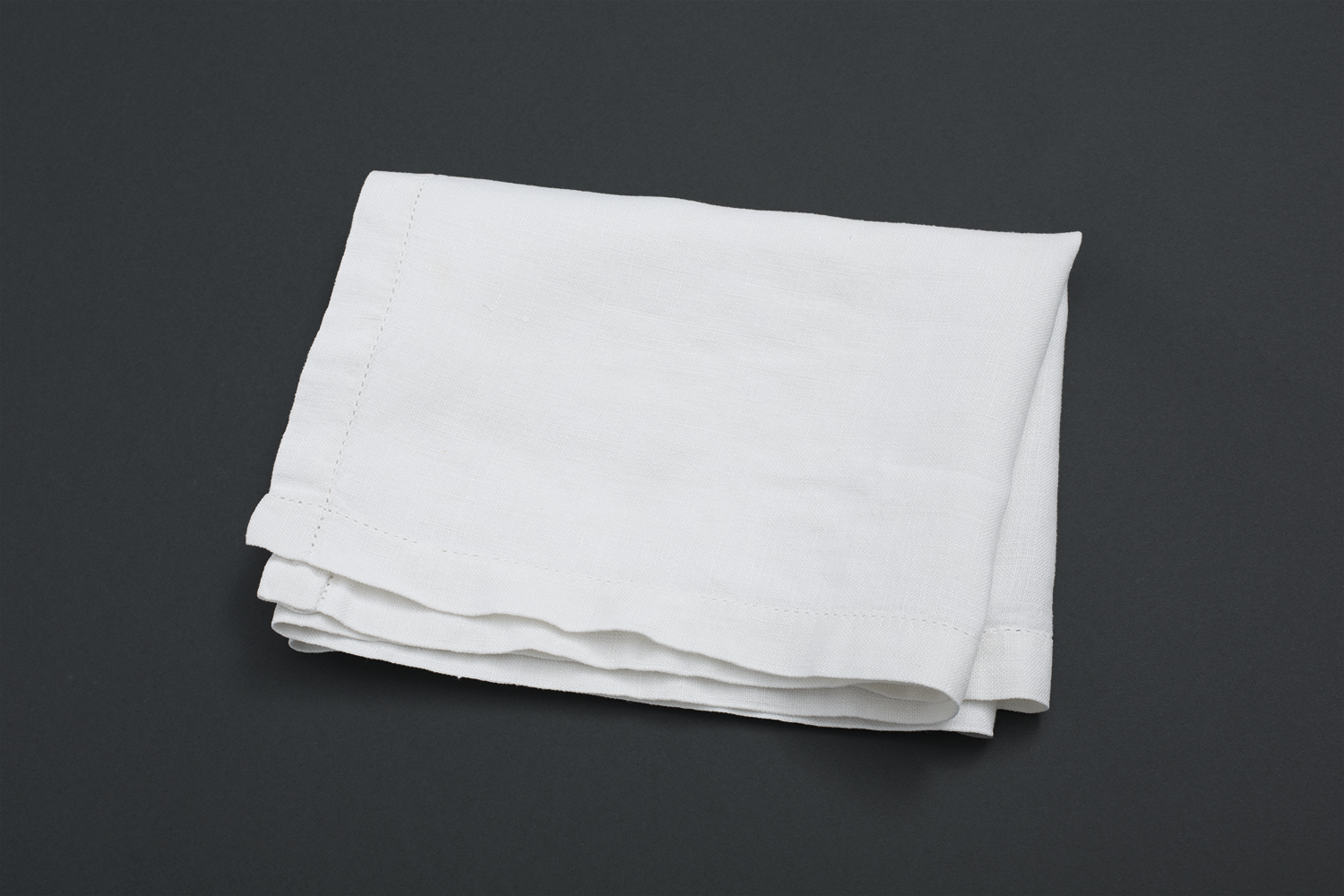ANTIQUE LINEN TABLE RUNNER
