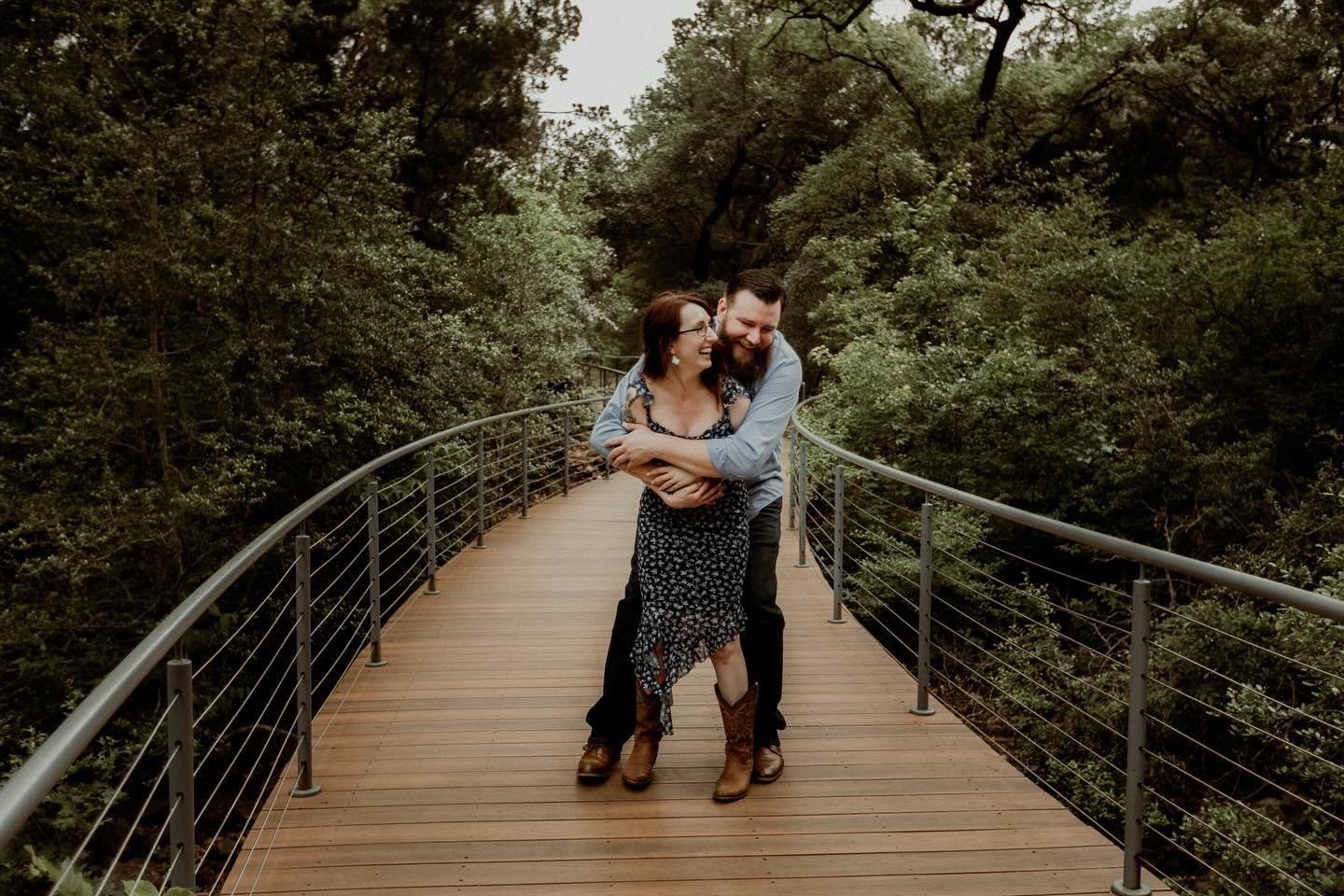 Shoutout to this sweet couple for enduring the humidity that day! Despite the weather, everything turned out well. Lots of love and giggles 💕 Venue: @wildflowercenter (Edited with our film/vintage editing style) #austinengagement #austinengagementph