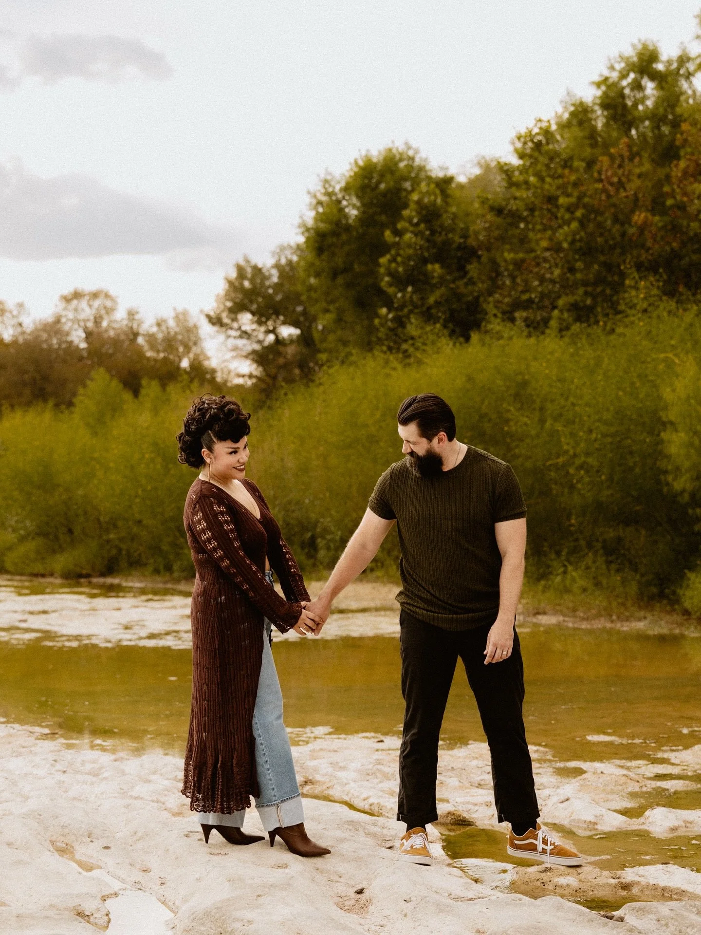 Still can&rsquo;t get over how sweet these two were during their anniversary session at McKinney Falls State Park 🌿💛 Between the golden light, the waterfall views, and their laughter &mdash; this session was pure magic.

They even got in the water 