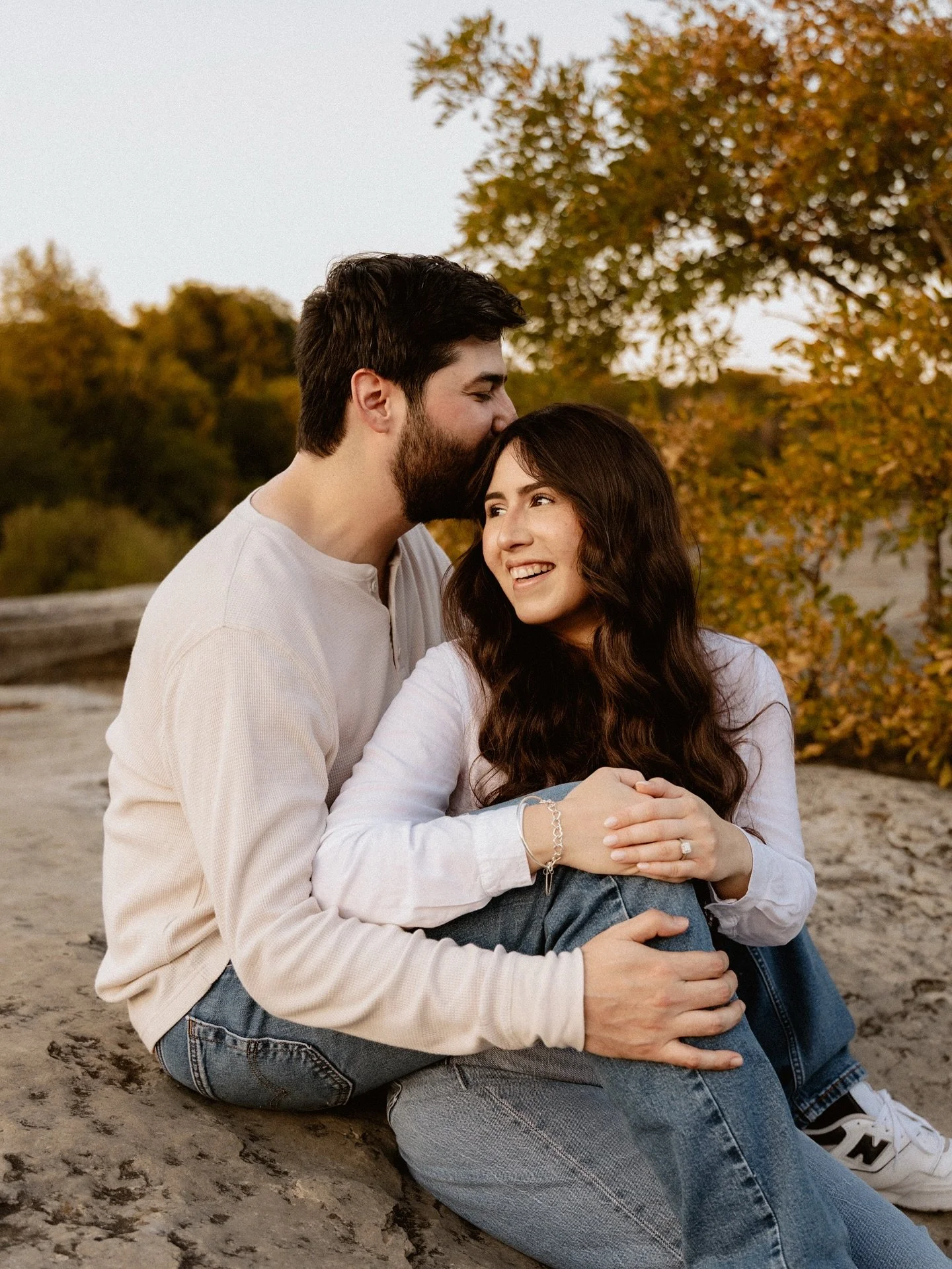 Golden hour at McKinney Falls hits different ✨
Soft light, warm air, and a love that felt so easy.
Here&rsquo;s to forever in the making 🤍

#AustinEngagement #McKinneyFalls #McKinneyFallsStatePark #AustinPhotographer #EngagementPhotos #GoldenHourMag