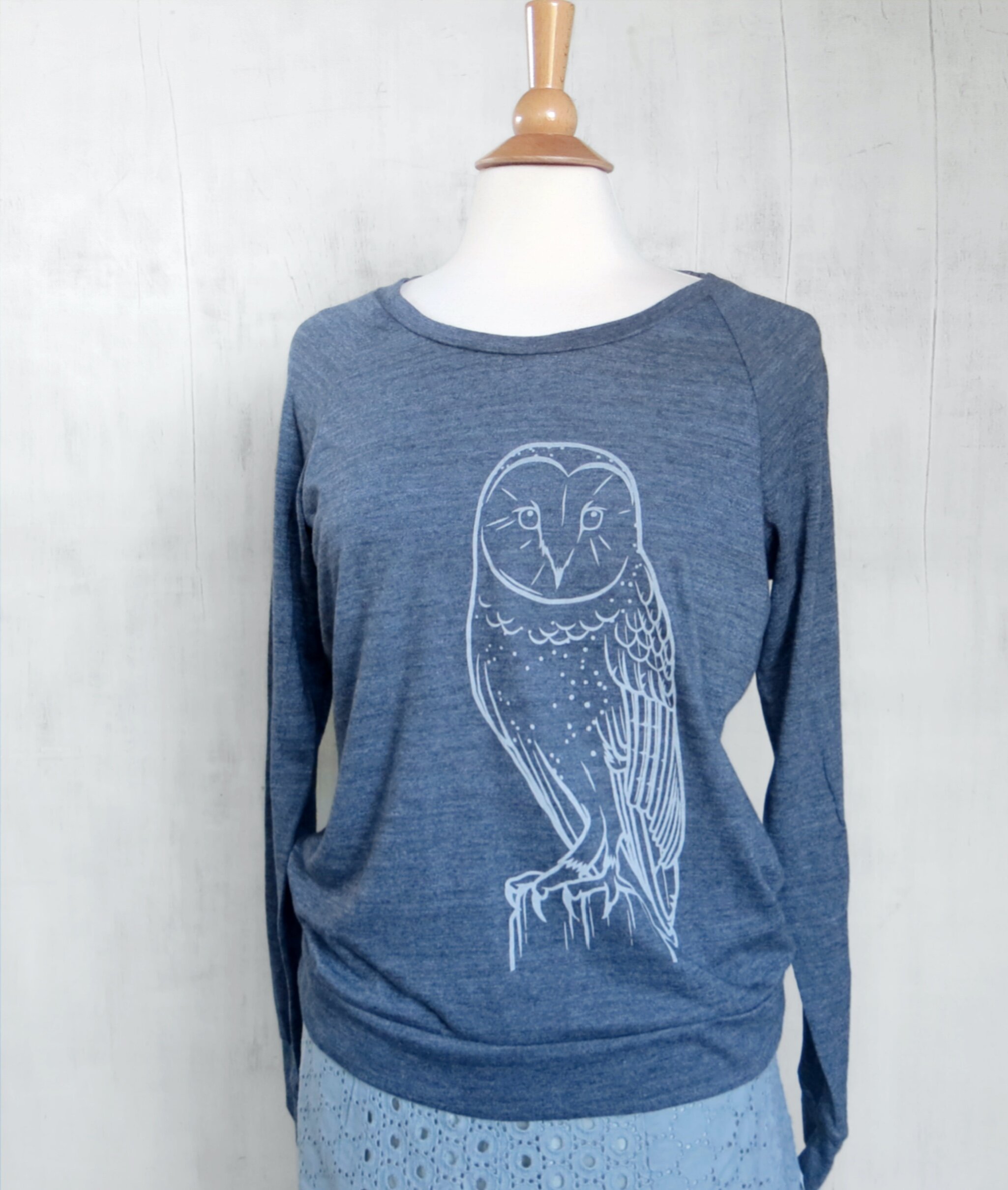 Women's Lightweight Pullover with Owl