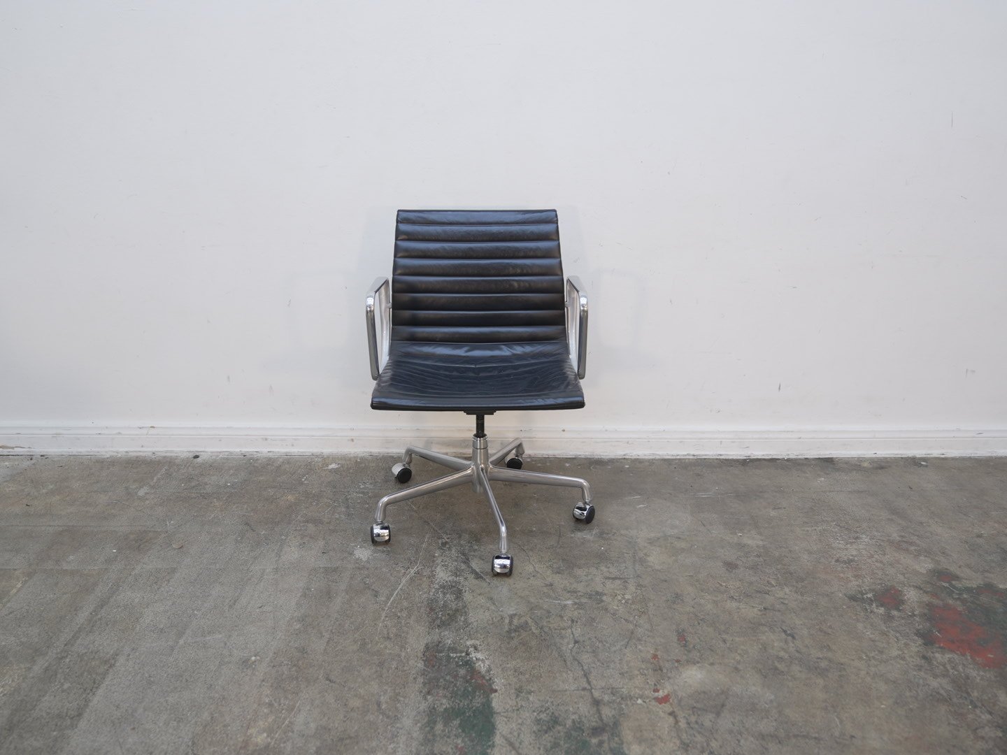 Herman Miller Leather Management Office Chair w/ Silver Arms